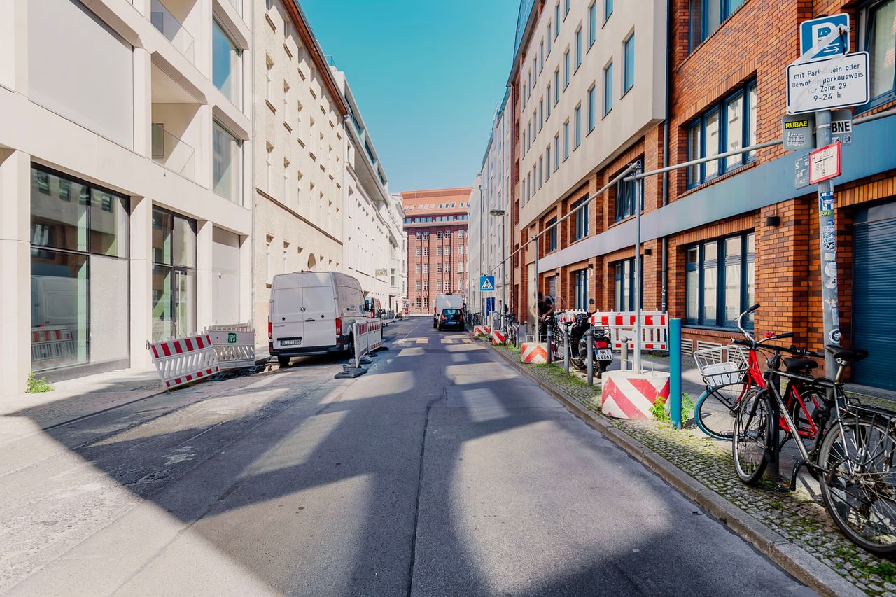 Exquisite Mitte 1BR w/ Balcony & W/D