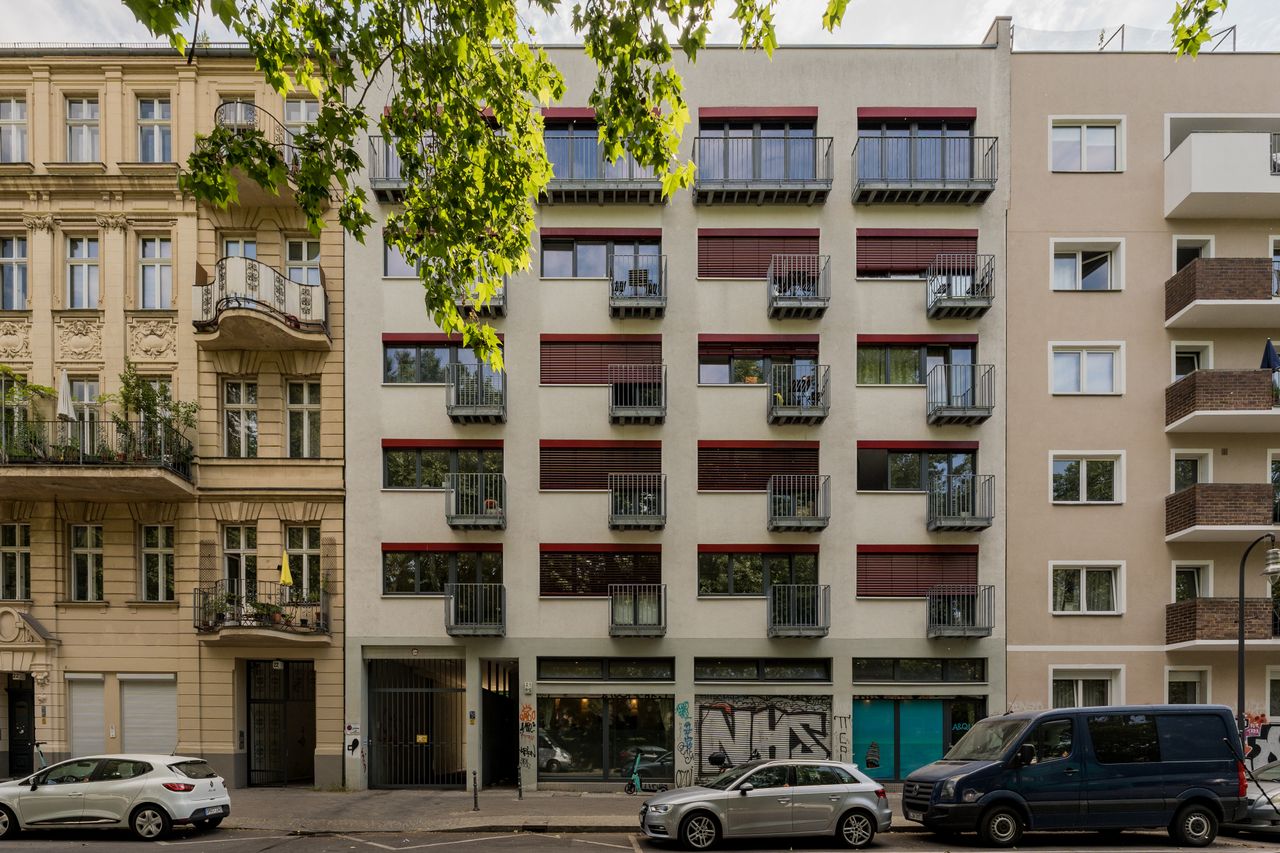 Modern loft located in Kreuzberg with Balcon!
