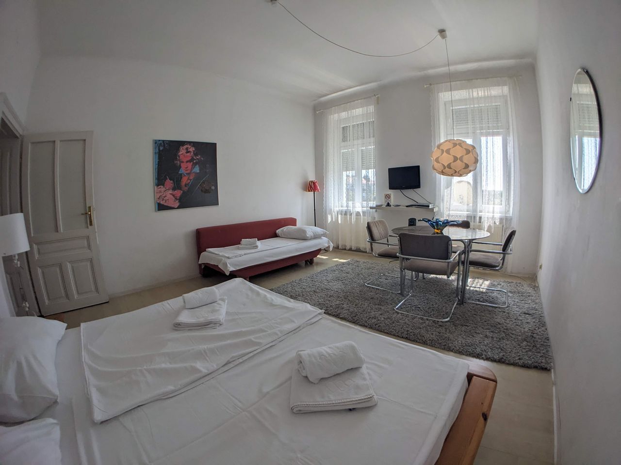 30 sqm apartment in Vienna, 2nd district – fully furnished in an Art Nouveau building