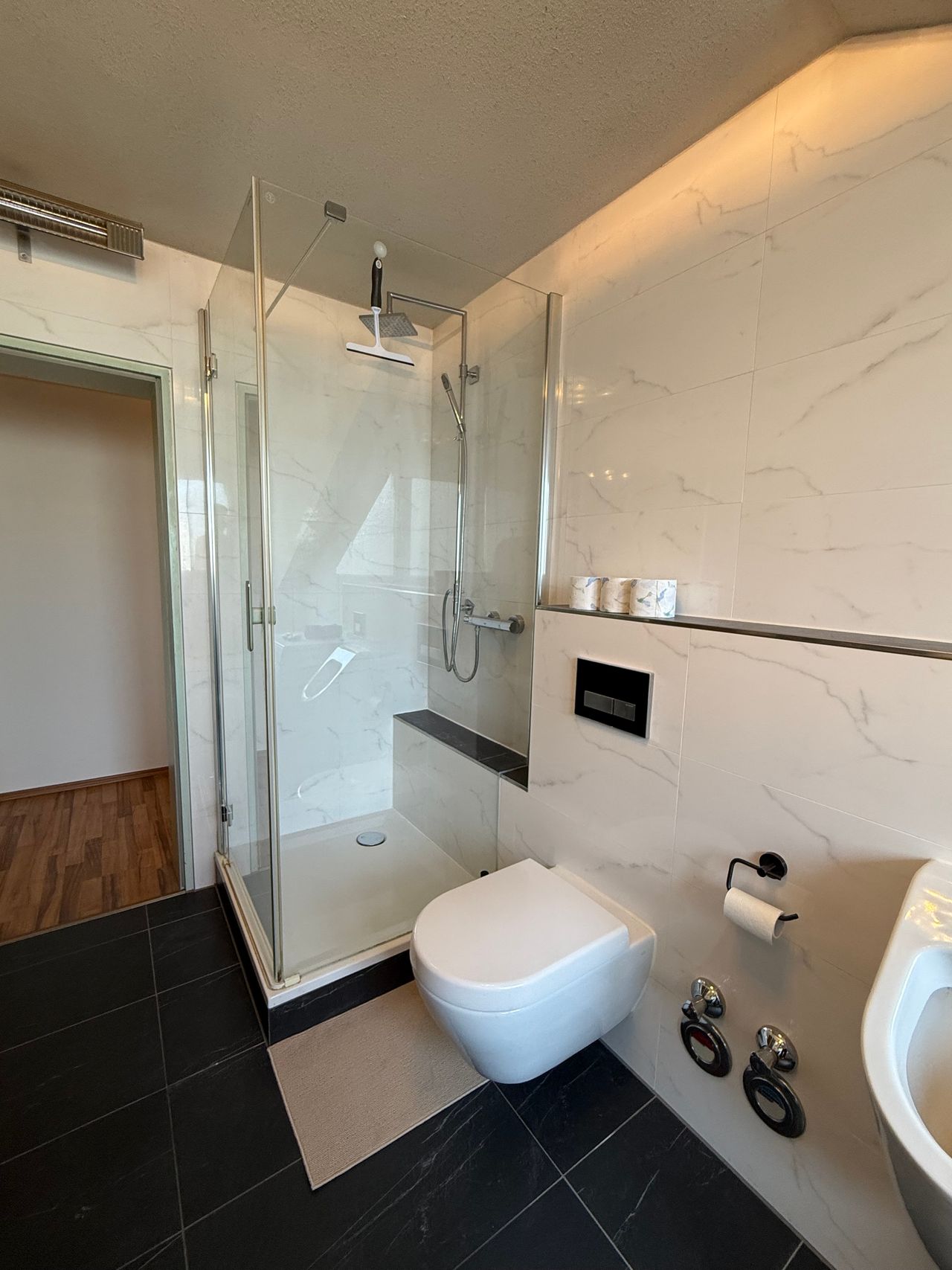 Modern Apartment in Friedrichsdorf with 4 to 30 beds – Quiet, Comfortable, and Close to Frankfurt
