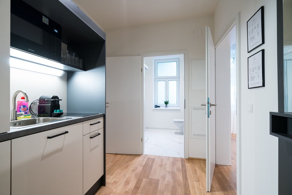 A space-saving miracle: Newly furnished 2-bedroom apartment in an old building just two minutes from the subway