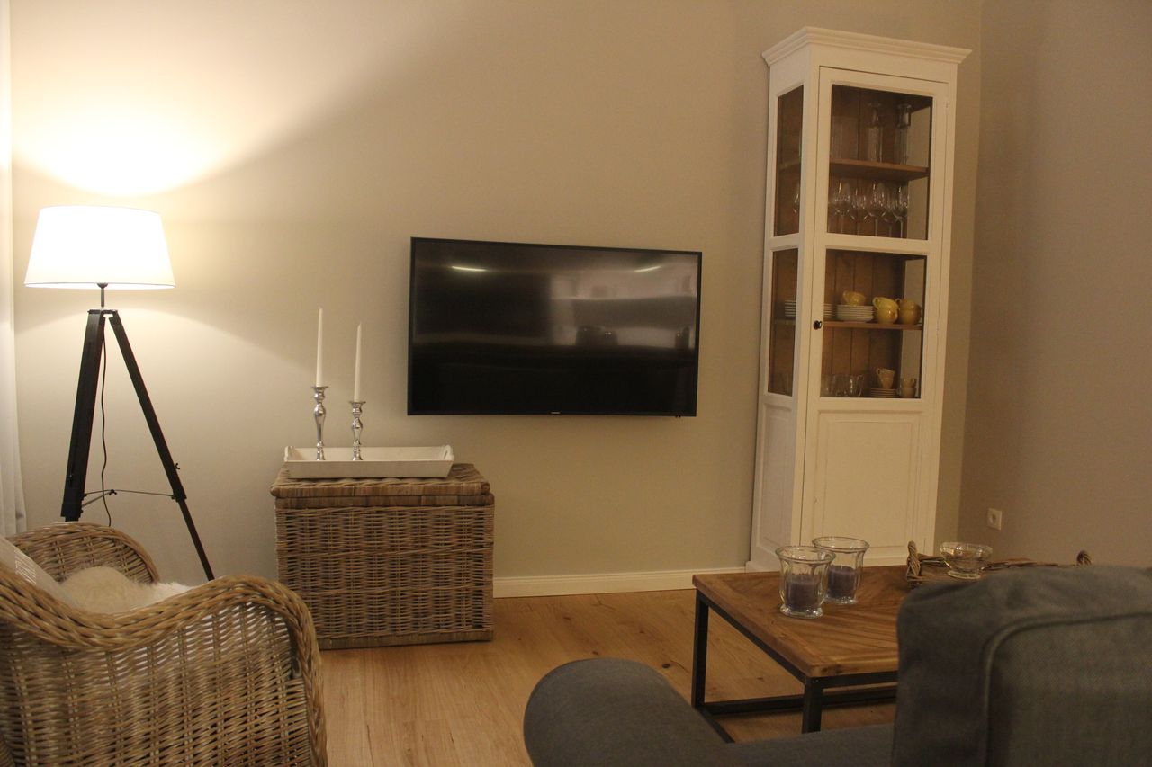 Modern 2 room apartment in Friedrichshain with car parking space