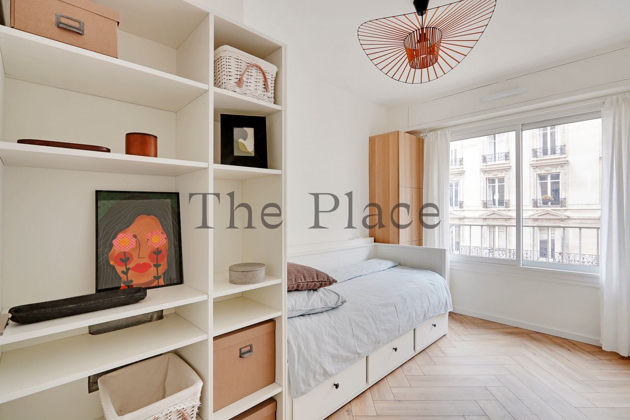 Charming contemporary 2B apartment - sunny balcony