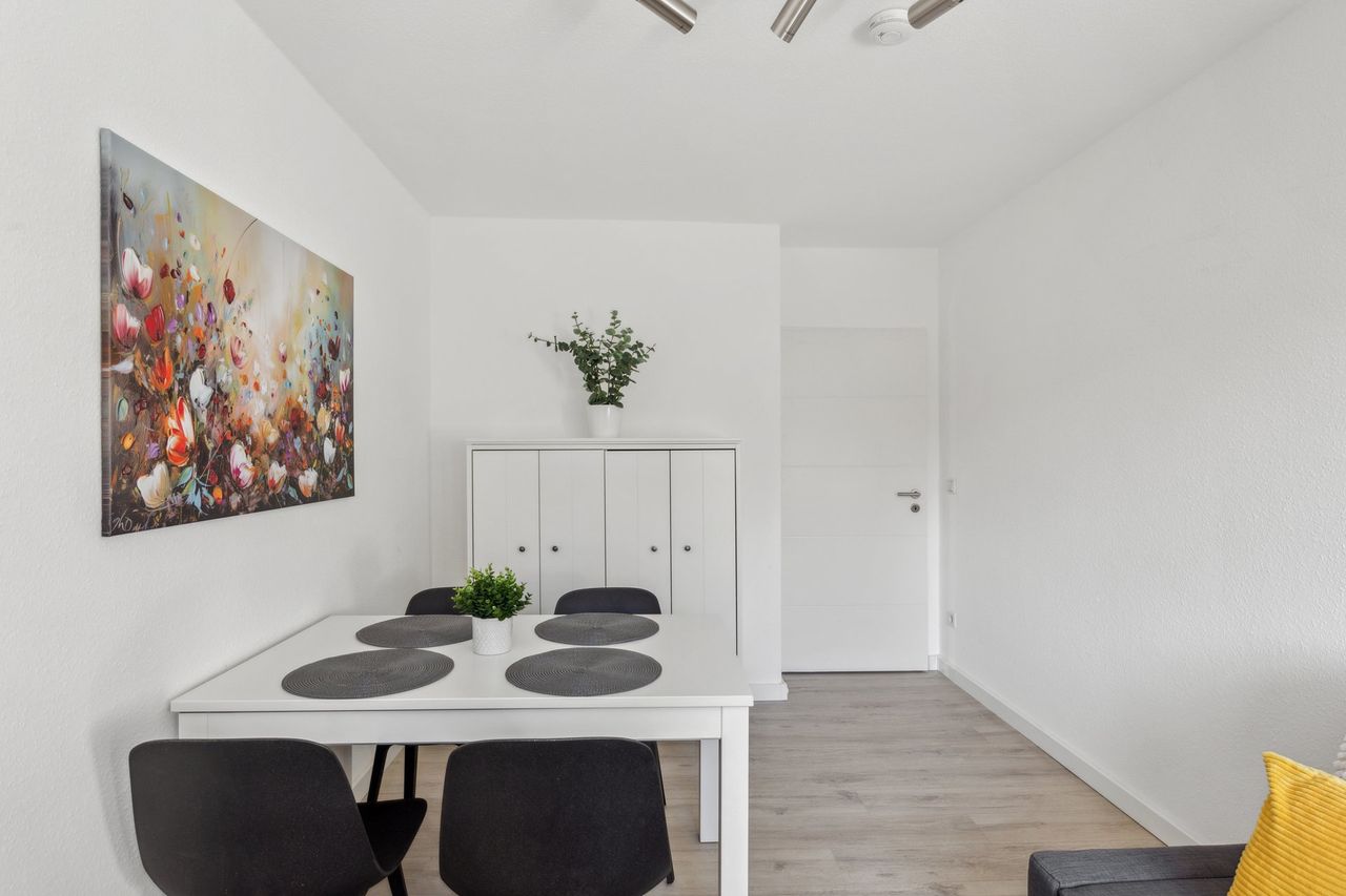 Stylish 2-Room Apartment near Berger Straße – Fully Furnished & Ready to Move In, Central Location in Frankfurt