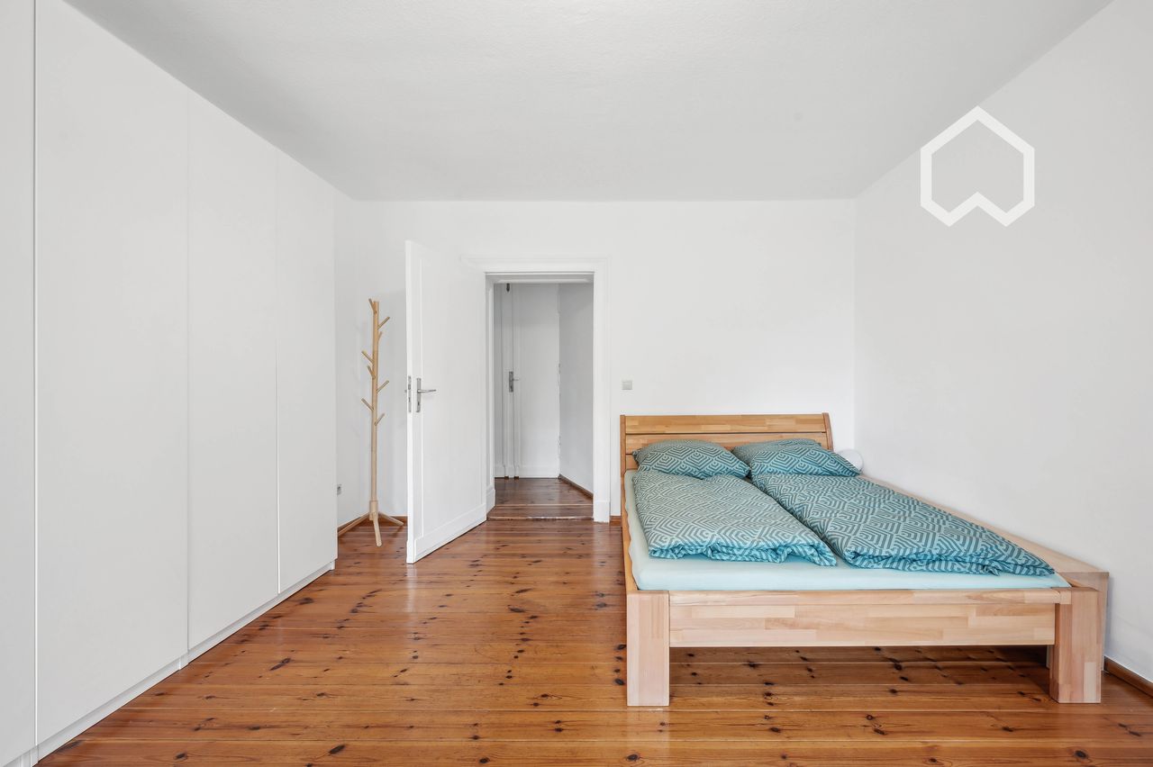 Charming old building apartment with a view of the Zion Church in the heart of Berlin
