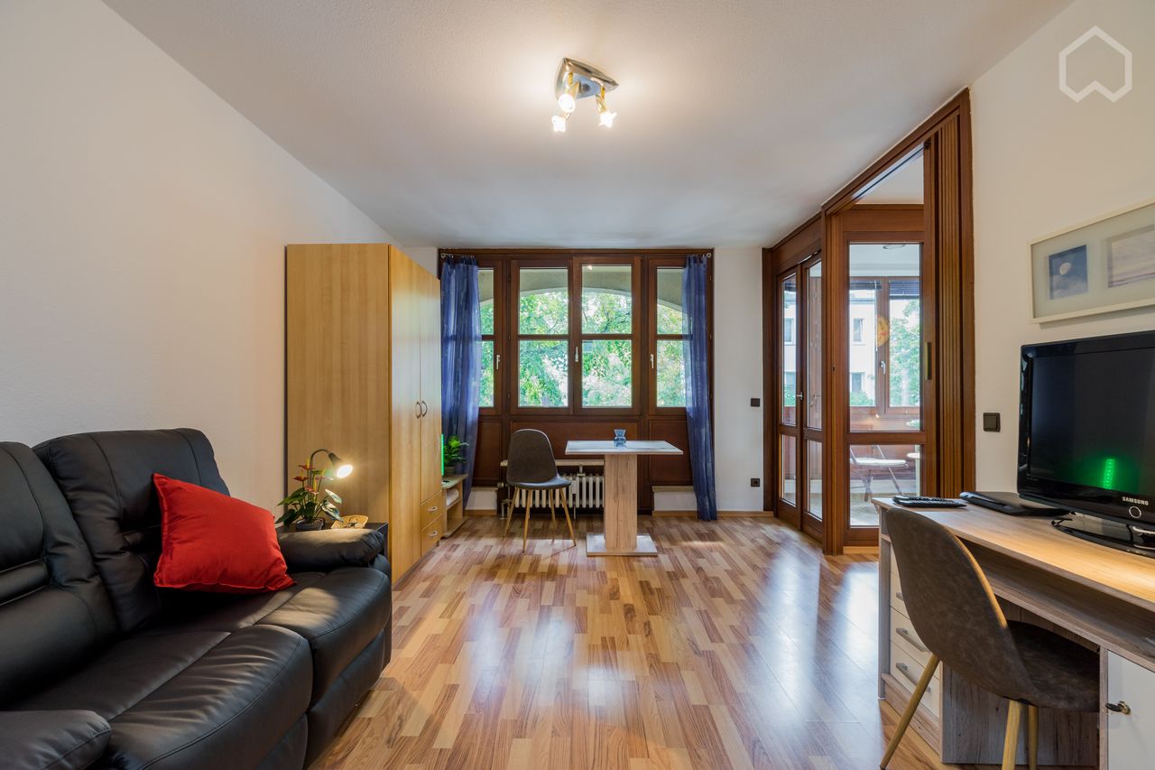 New and cozy apartment with good connection to public transport