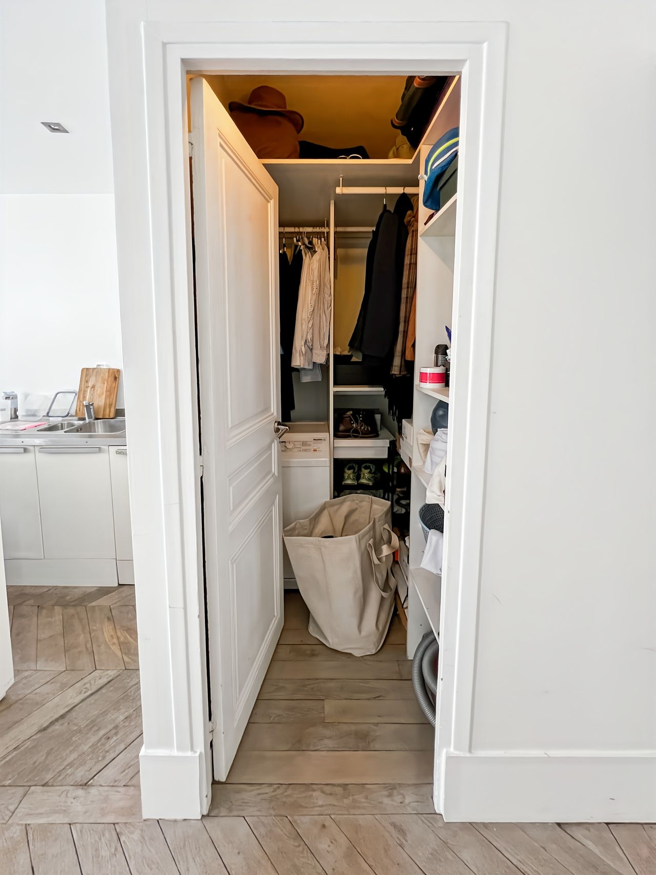 Bright & Charming 1-Bedroom in Central Paris