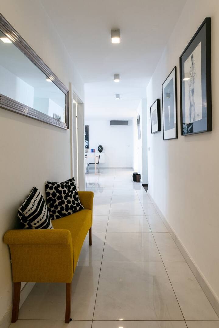 Spacious flat in Vienna's prestigious inner city.