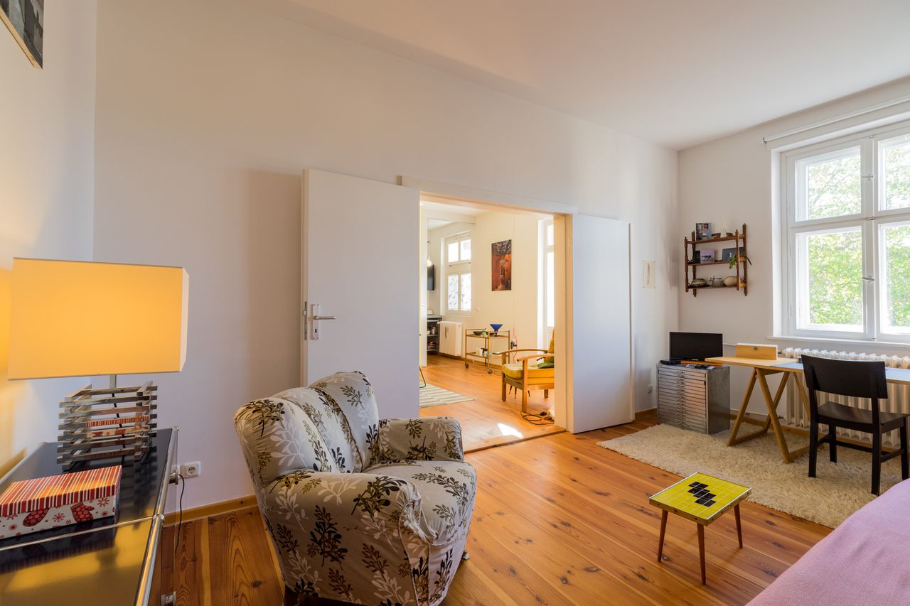 Beautiful light-flooded 3-room apartment with balcony centrally located in Schöneberg (Berlin)