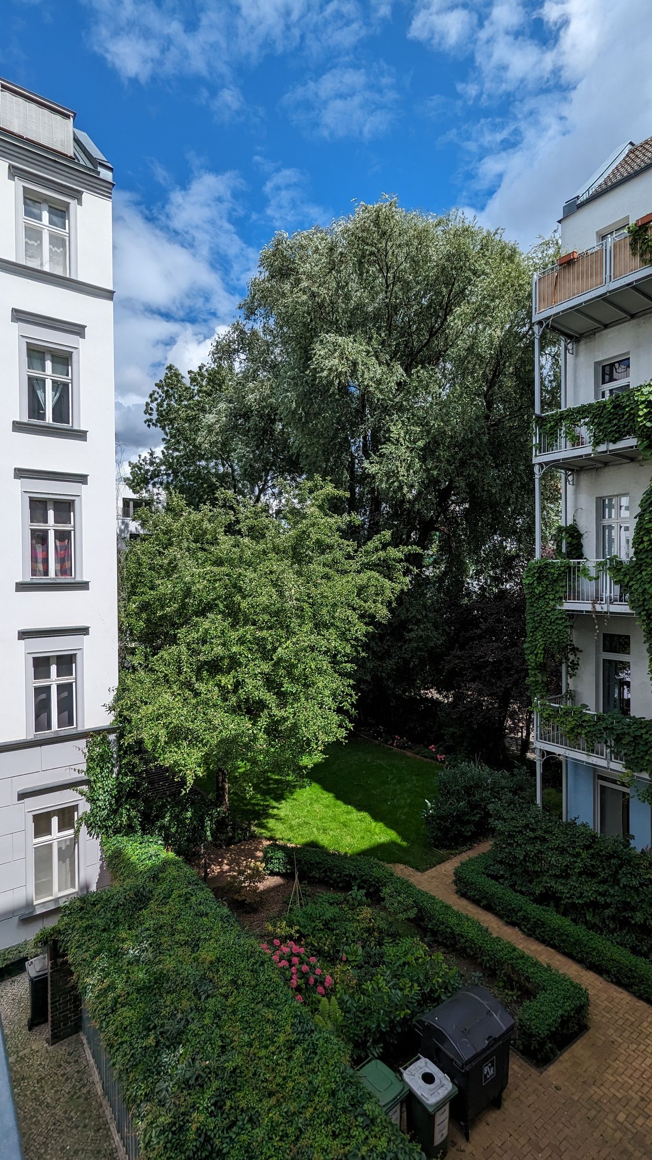 Fully equipped, cozy studio in very good location (Berlin, Charlottenburg)