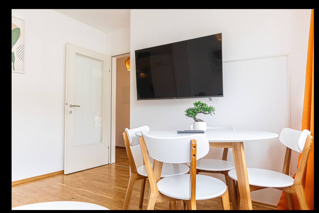 Spacious and quiet flat with nice neighbours (Wien)