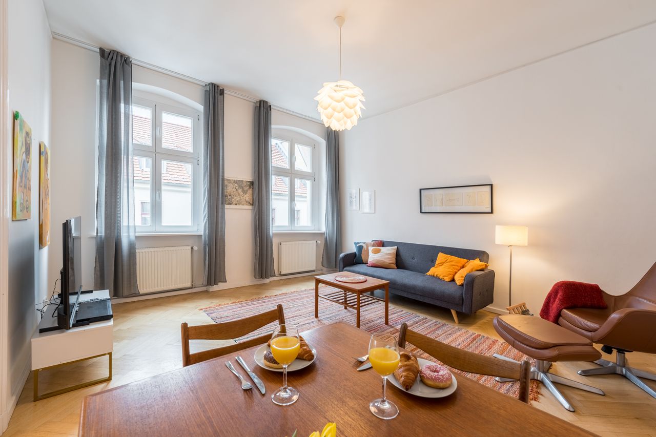 Beautiful 2 Bedroom Apartment at Oranienburger Straße Berlin
