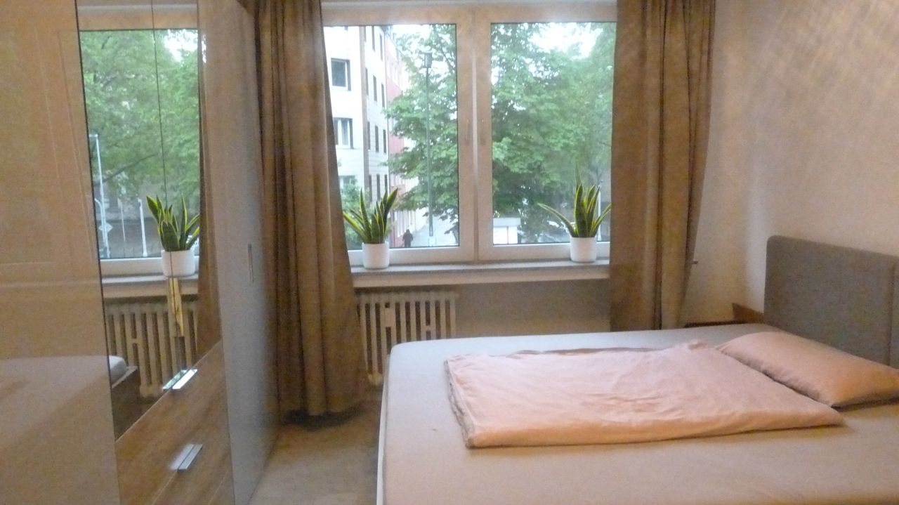 Gorgeous flat in Pempelfort with balcony and large kitchen