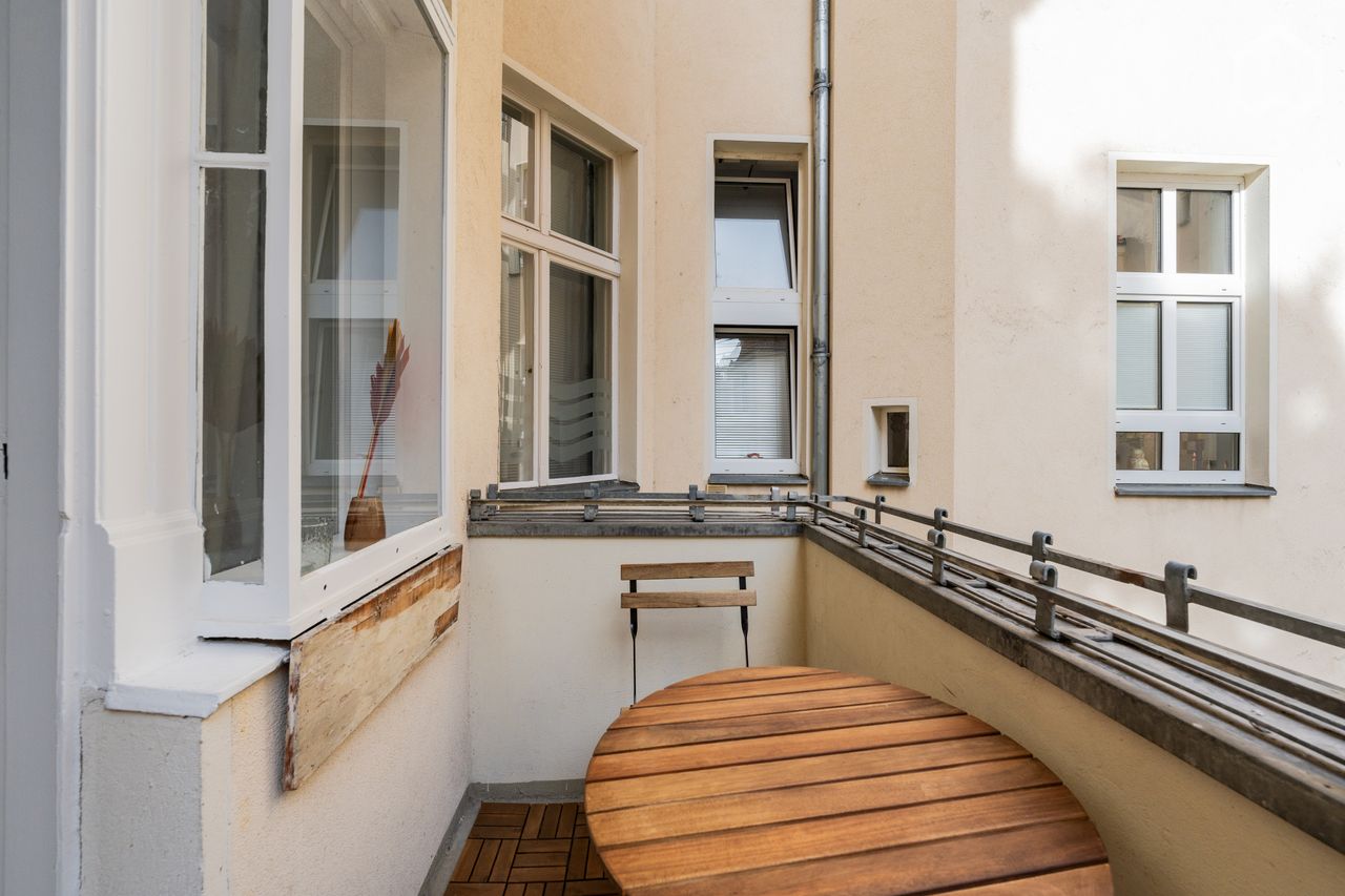 Bright 2 room Studio- Apartment in the quiet, green South of Berlin Steglitz/ Friedenau