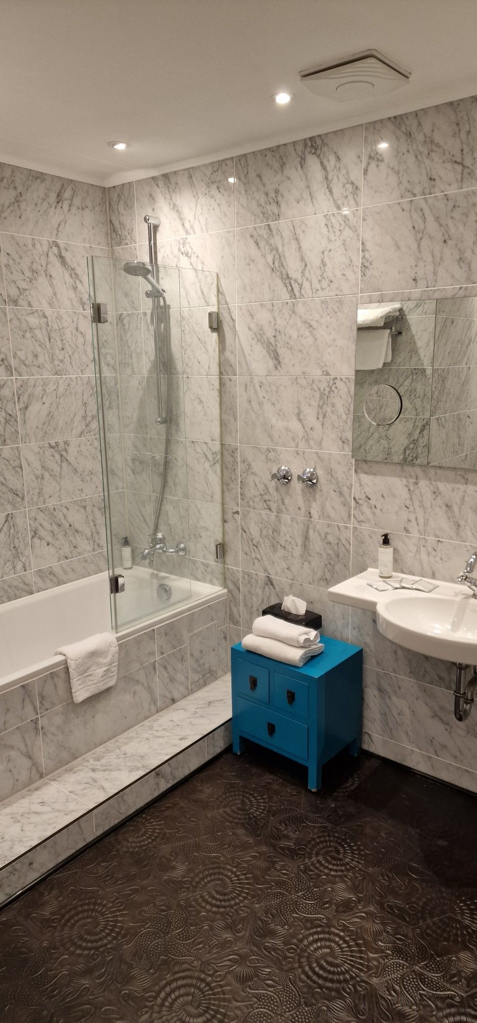 2 bedroom Apartment in the heart of Frankfurt - near Old Opera