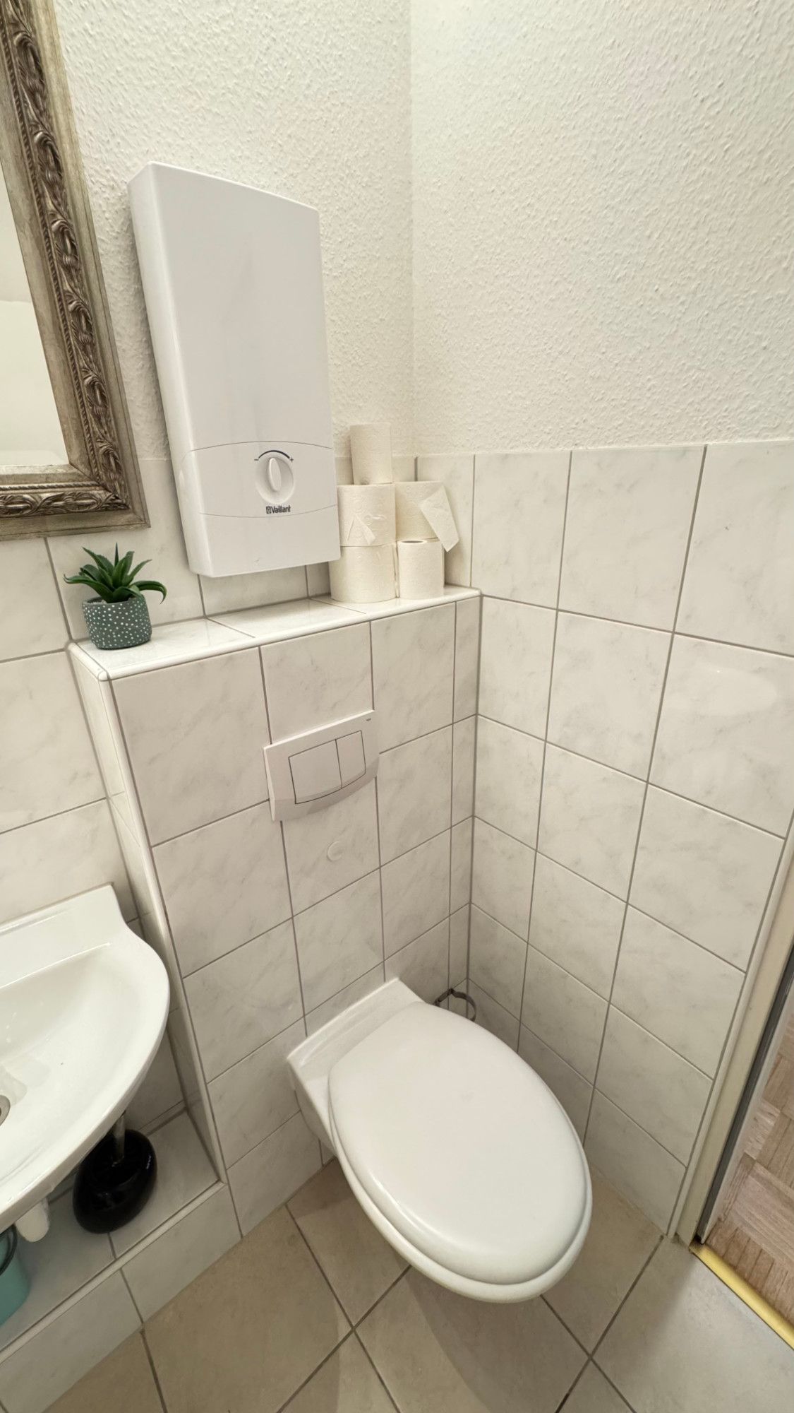 2-room apartment for workers with single beds – private kitchen and bathroom