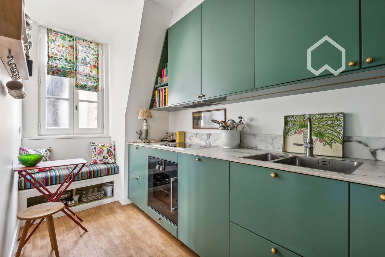 Charming, freshly renovated three bedroom duplex apartment
