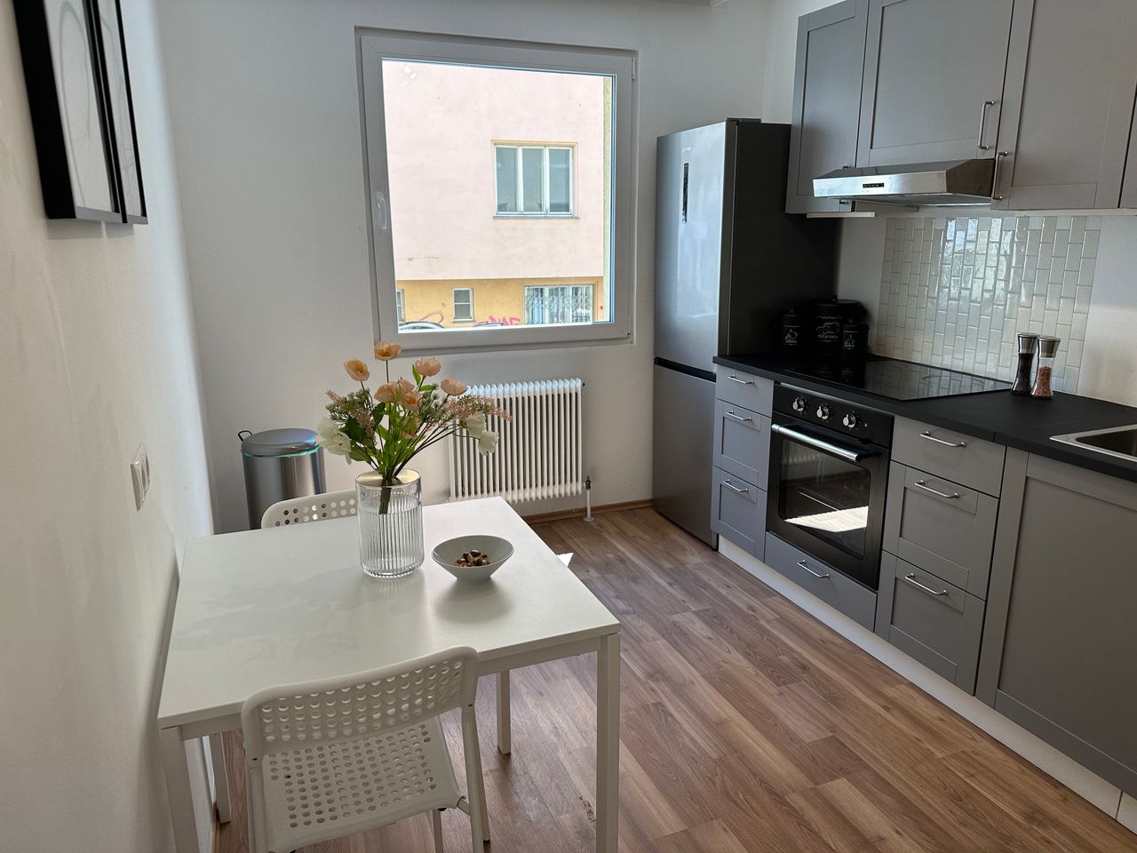 Location Location Location! 150m to the 1st district, middle of Vienna's diplomatic quarter! Fully furnished 2 bedroom apartment!