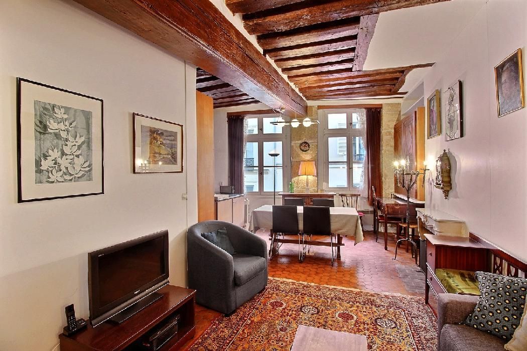 Tranquil Charm in the Heart of the Latin Quarter