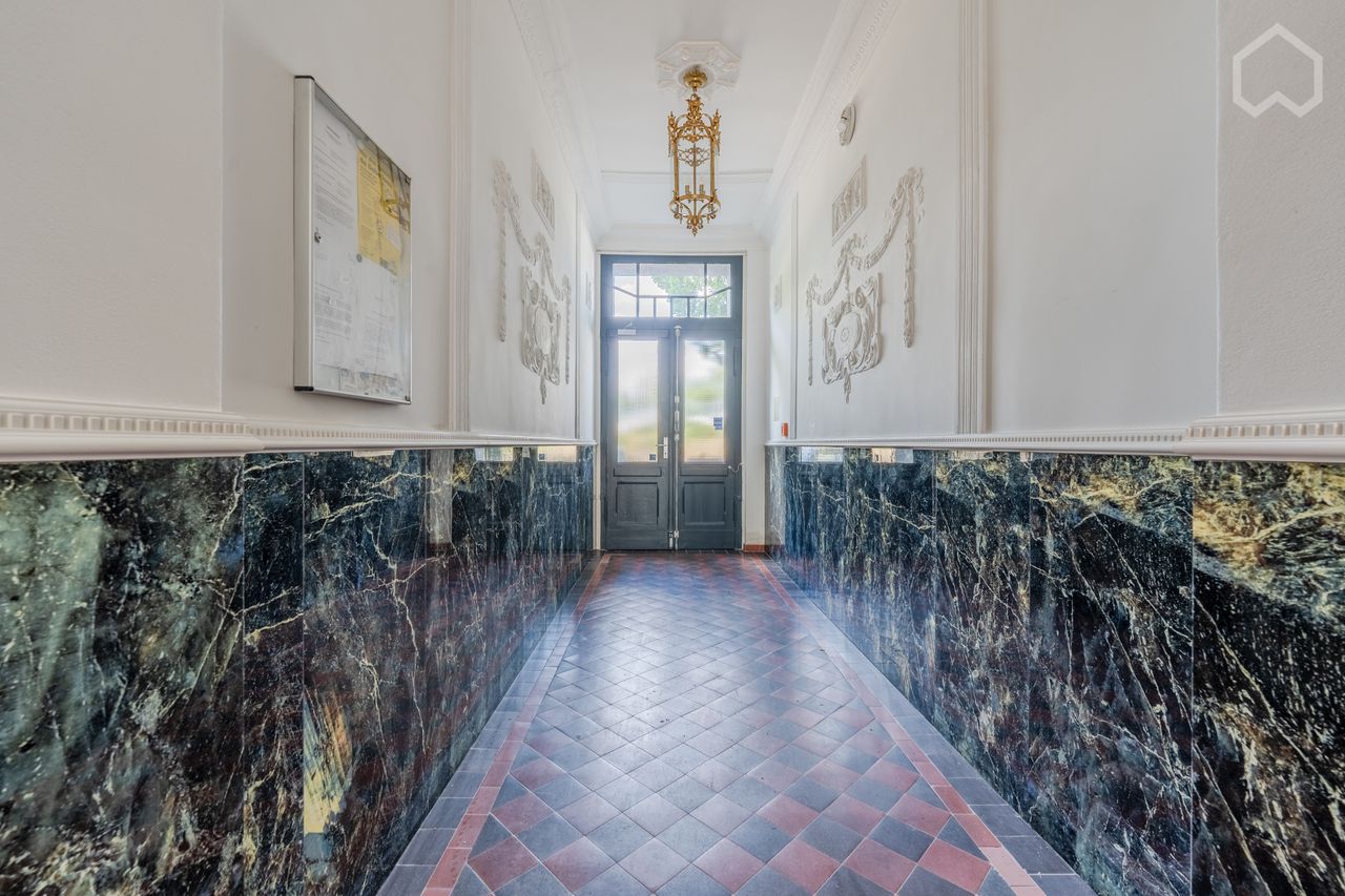 Wonderful top floor: 90m² of luxury in Berlin