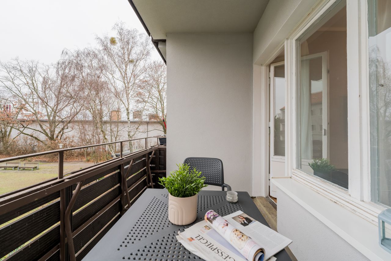 Natural light & style: Spacious 2 bedroom apartment with balcony