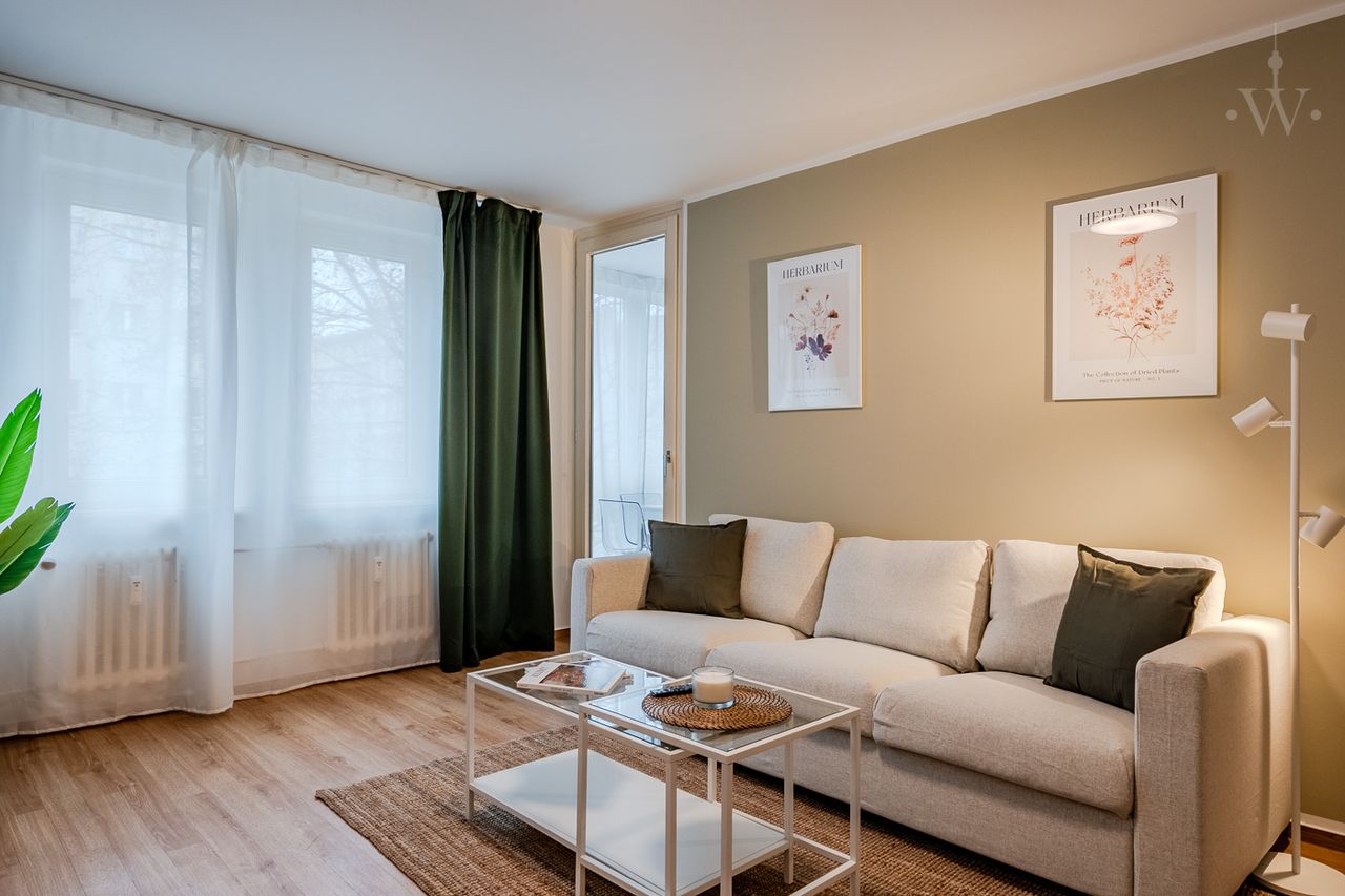 Modern furnished 2-room apartment with a view over Berlin Schöneberg