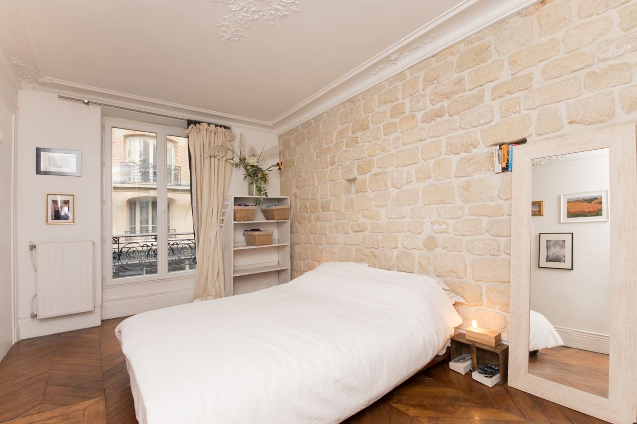 Large family flat by the Moulin Rouge, Butte Montmartre, Pigalle