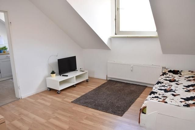 center, bright and quiet furnished DG-apartment between Steintor and university