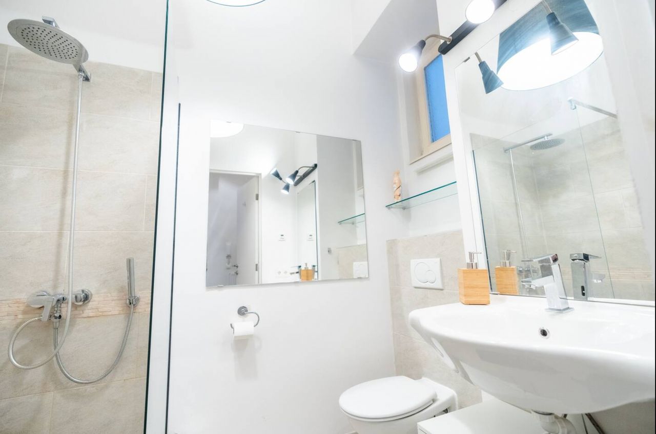Sports lovers location - green Prater spacious & modern flat in city location.