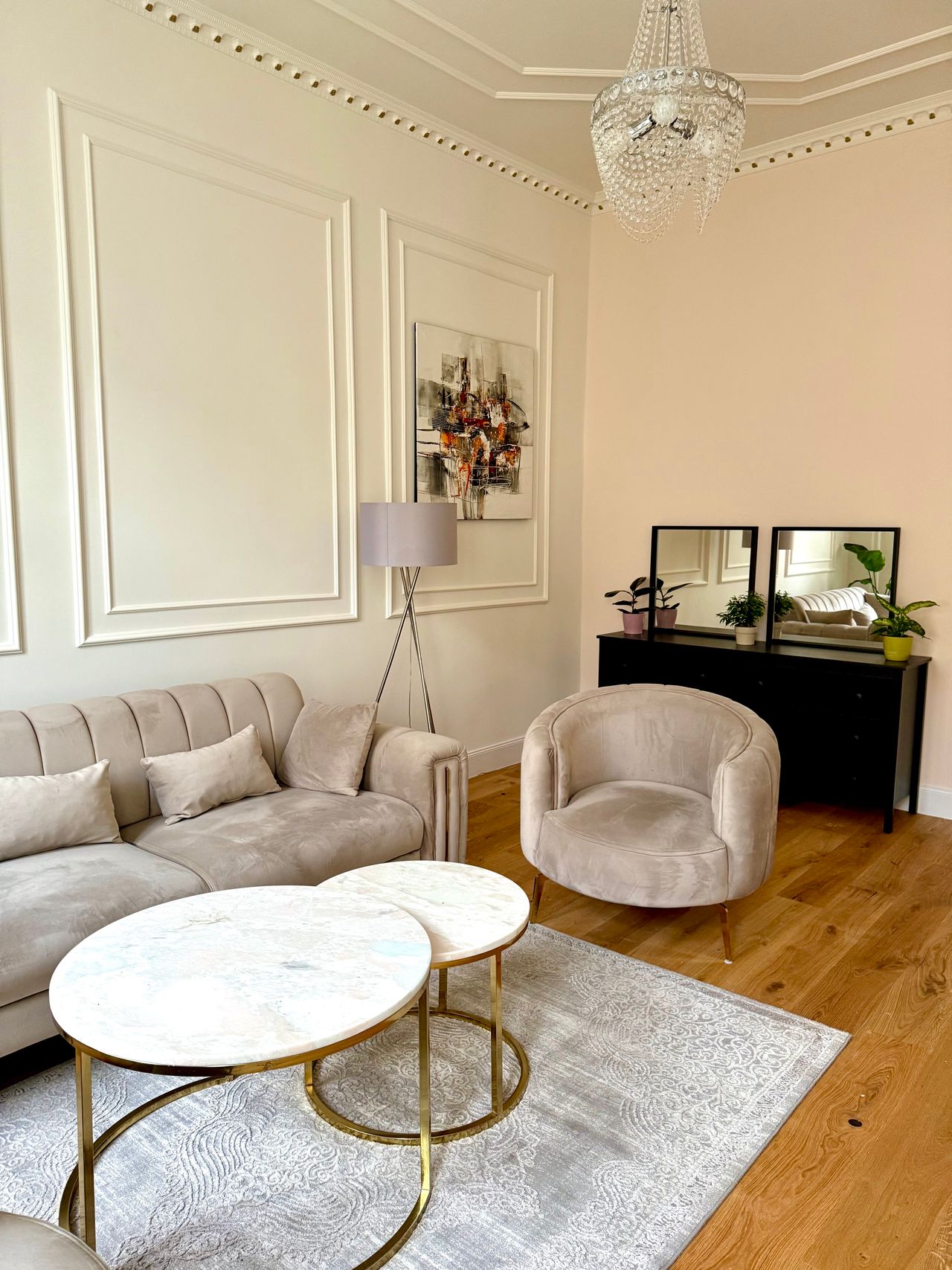 Stilvolle, neu renovierte 2-Zimmer-Altbauwohnung in Schöneberg – möbliert und bezugsfertig