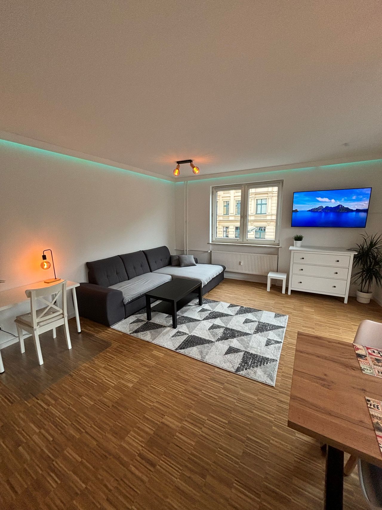 High-end 2 bedrooms apartment in Kreuzberg