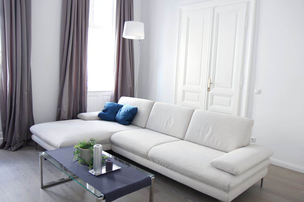 Stylish Apartment in Vienna’s Cottage District – with Workspace