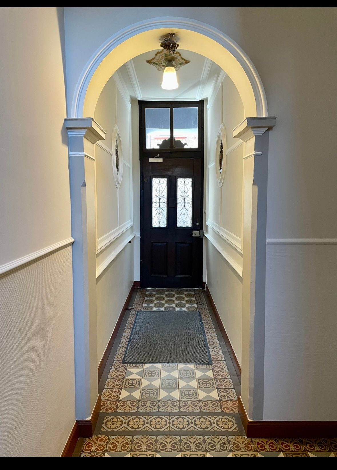 Stylish period apartment in a prime location in the heart of Trier (quiet, central, close to the central train station)