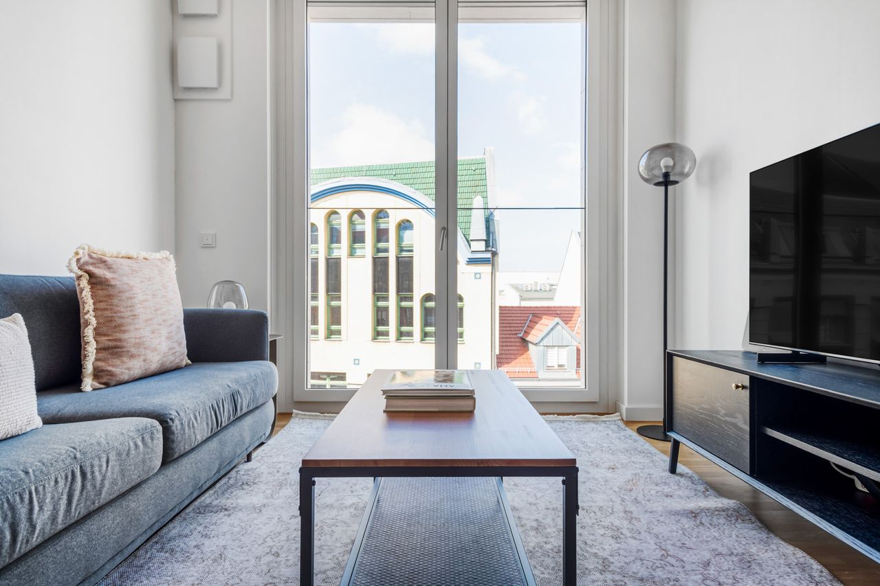 Elegant Mitte 1BR with Apple Store in building