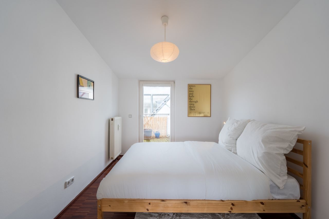 Sunny, park view 3-bedroom+living room apt with two balconies Prenzlauer Berg