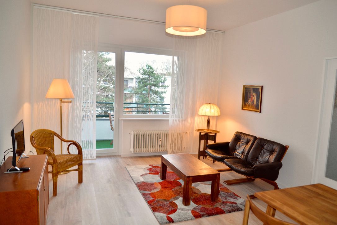 Nice 2-room flat with balcony near the lake