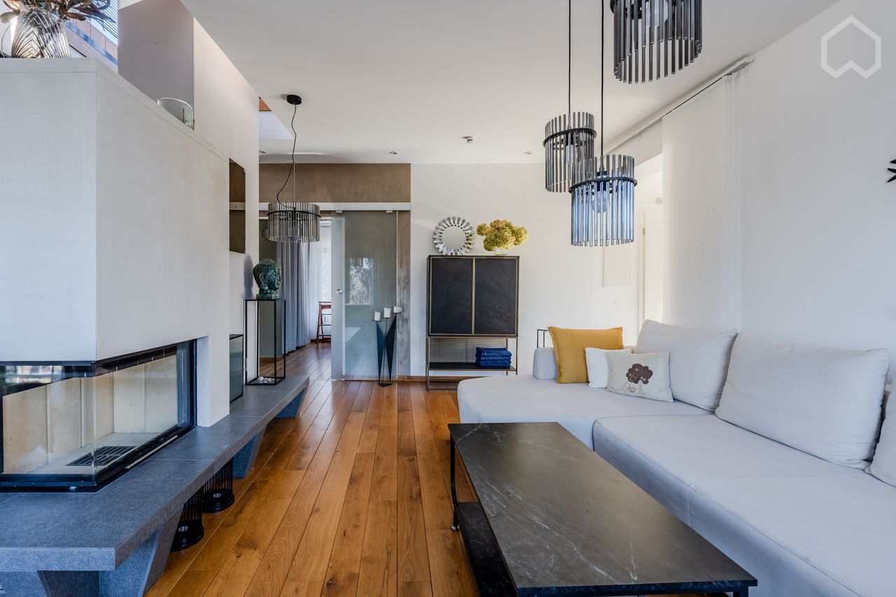 Shared architect's loft with 70m² terrasse