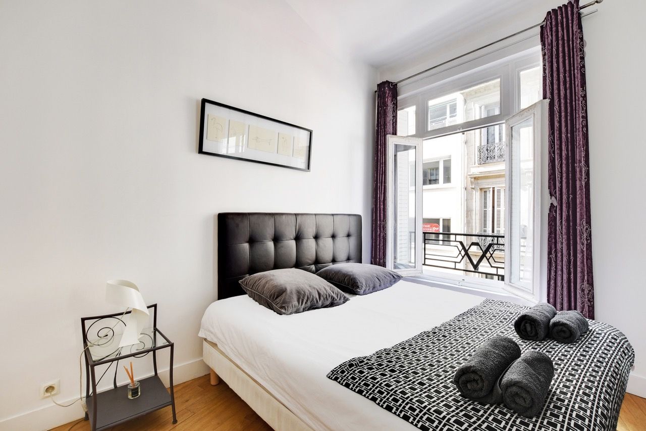 Modern 3-rooms apartment in the heart of the Champs-Élysées
