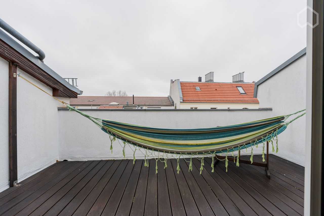 Cozy & quiet 2-room appartment with roof top terrace in Friedrichshain