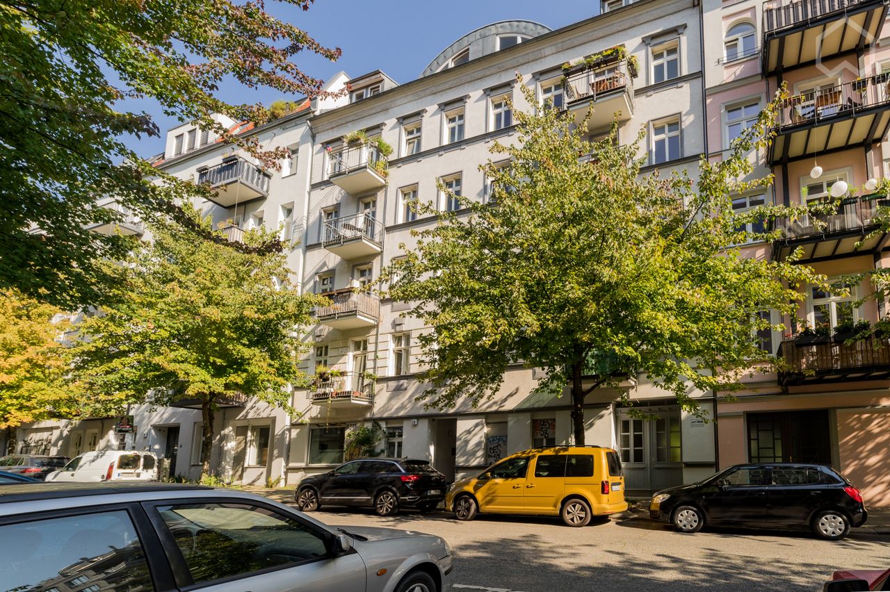 Modern and bright apartment with balcony in the middle of trendy neighborhood in Prenzlauer Berg