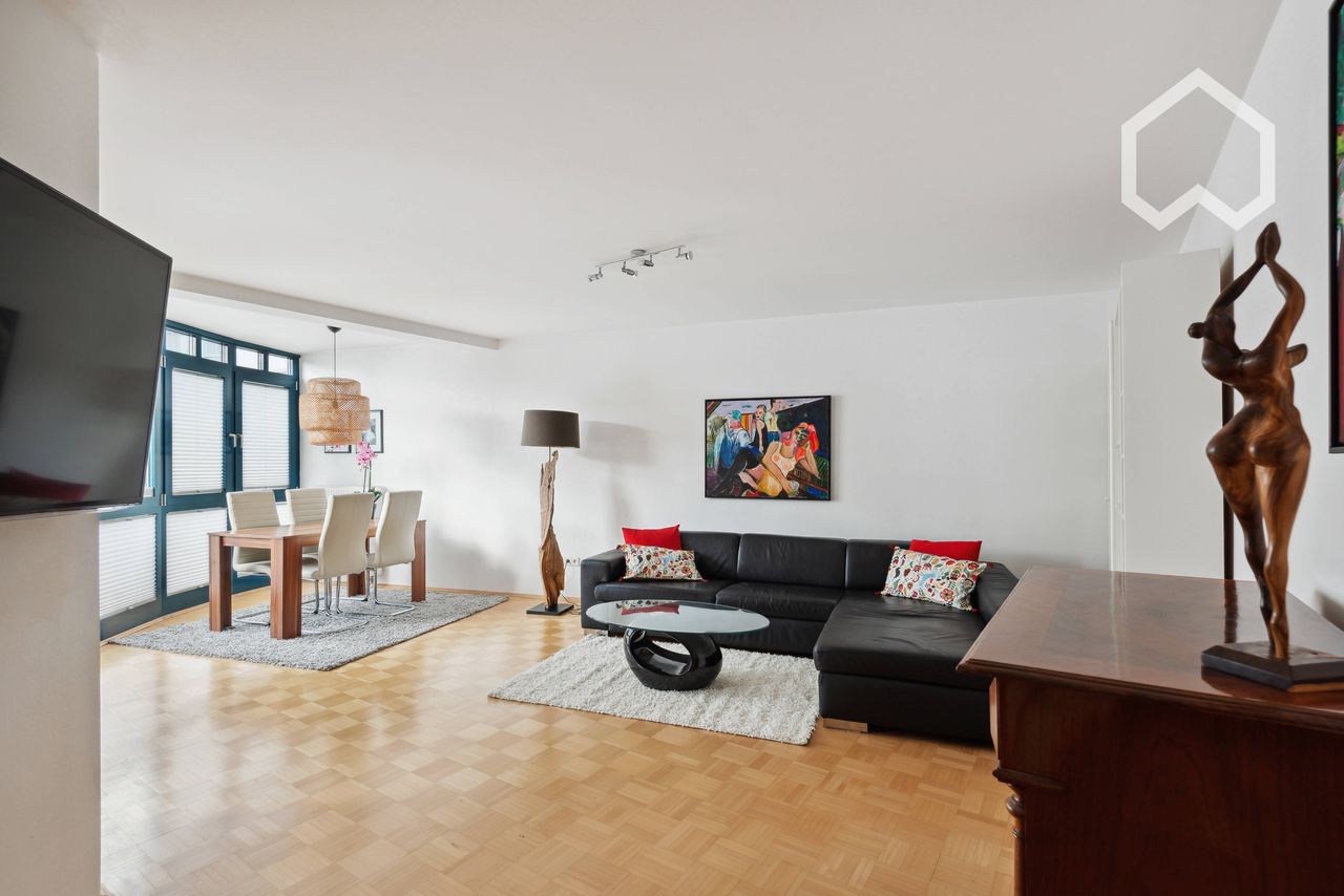 Quiet dream apartment above the roofs of Mainz Neustadt with 2 balconies