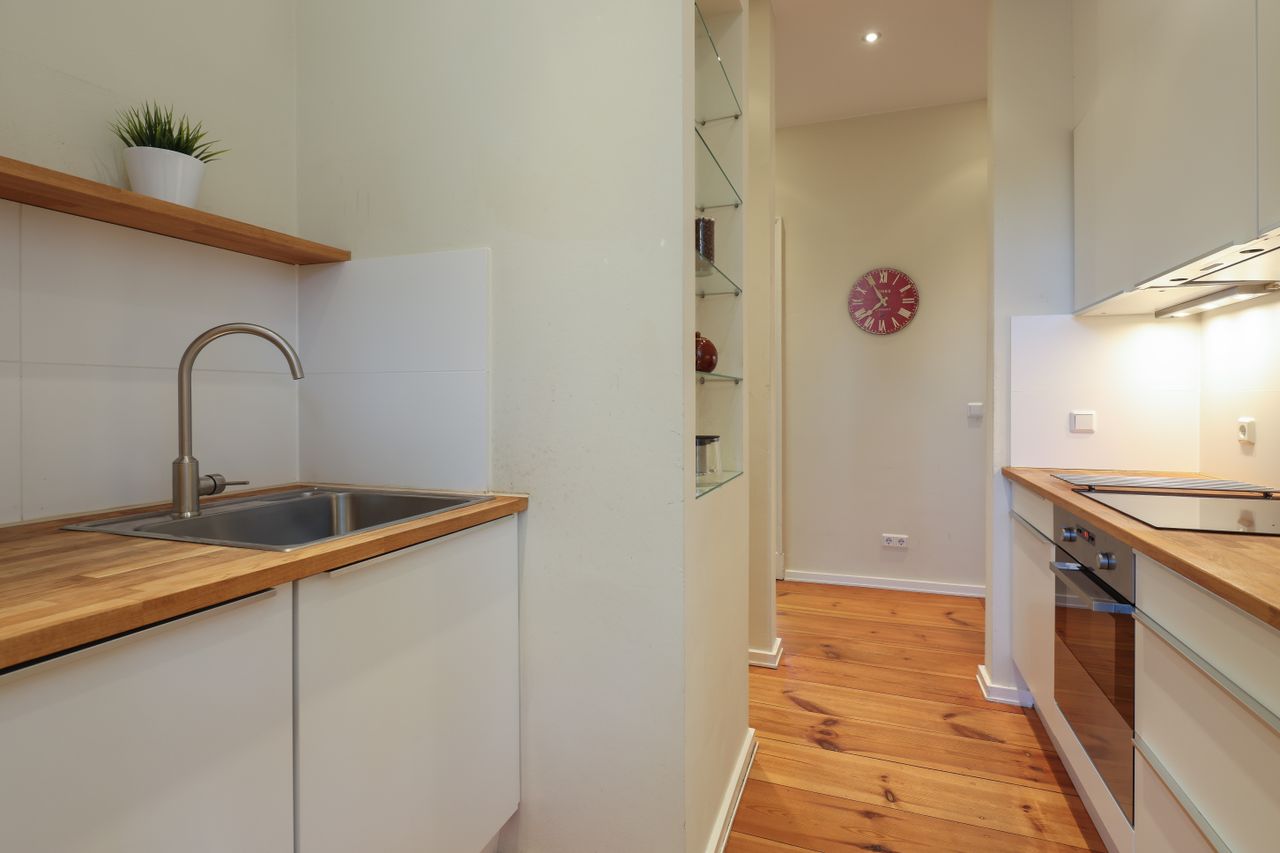 Perfect and bright 3 room apartment in the middle of Kreuzberg Bergmannkiez