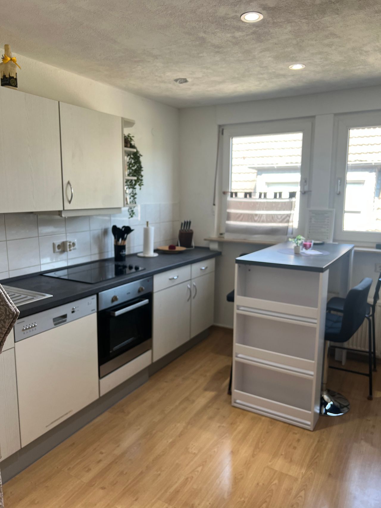 Apartment for 4 with balcony, bathtub, kitchen, internet & parking