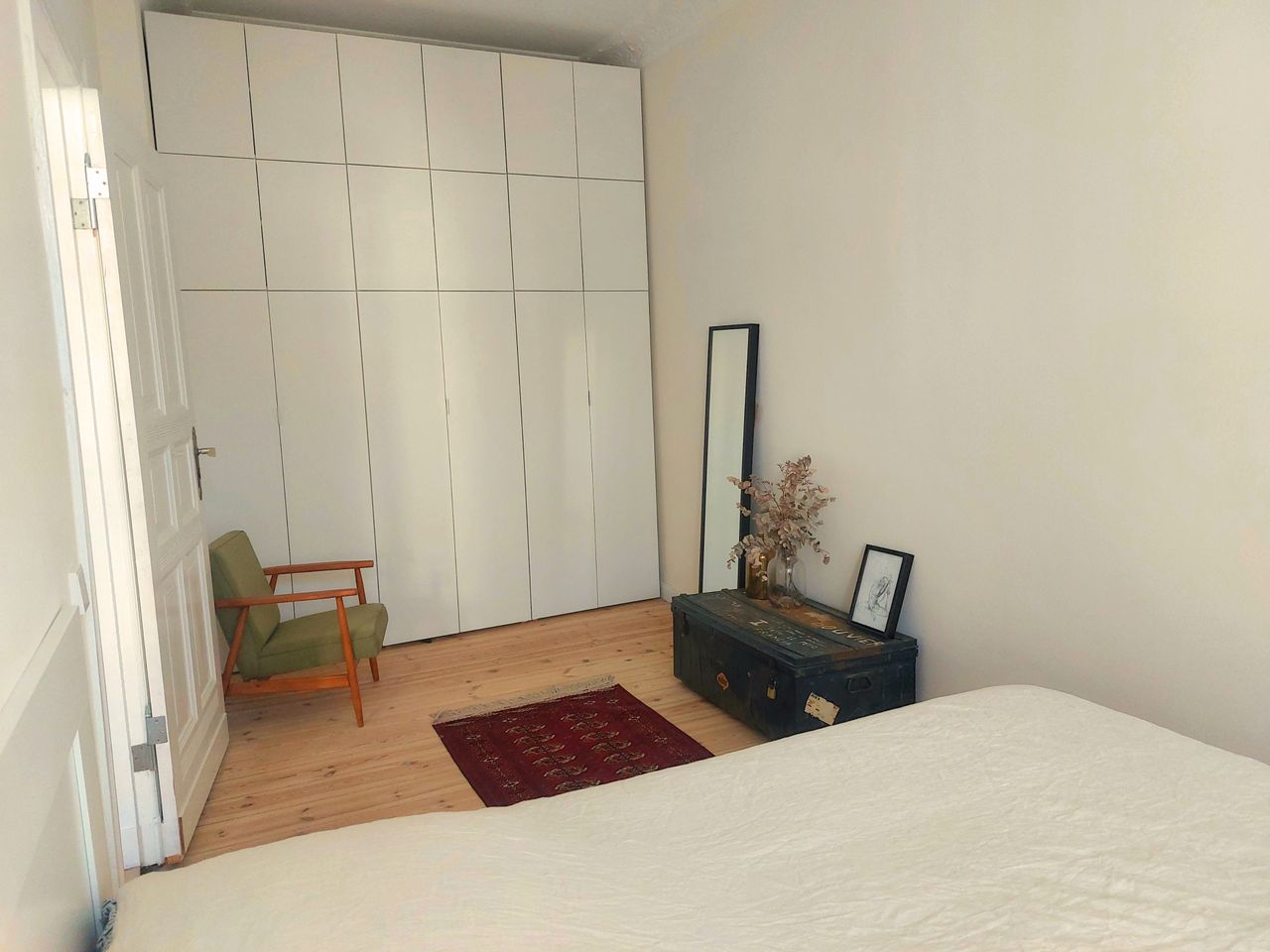 Quiet, sunny and spacious apartment in Neukölln