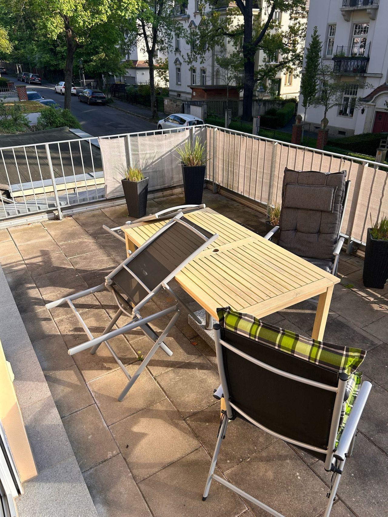 Fully furnished 2-room apartment, 20m² terrace, view, garage