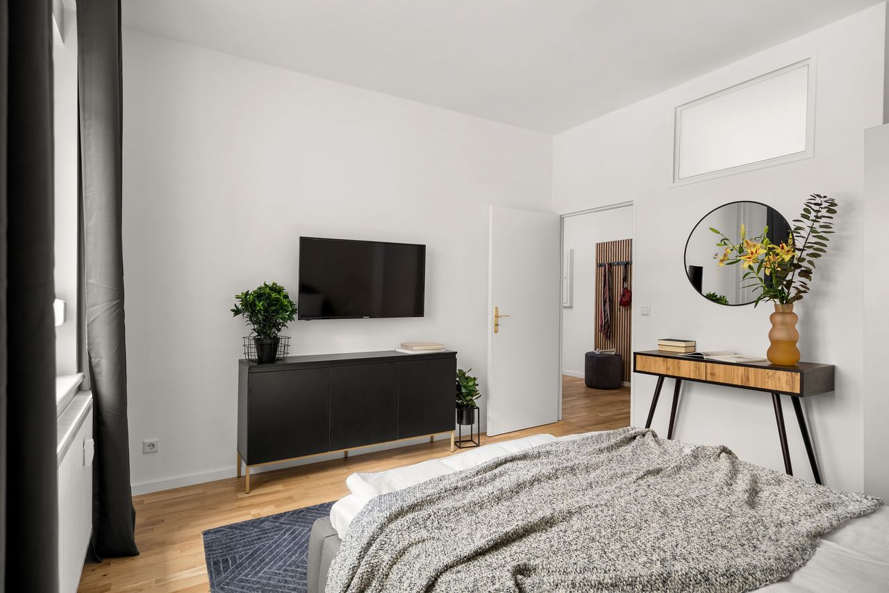 Modern Apartment with One Bedroom, Living room and Workspace in Neukölln