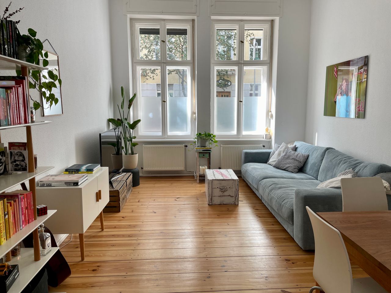 Sunny, modern "Altbau" apartment in prime location