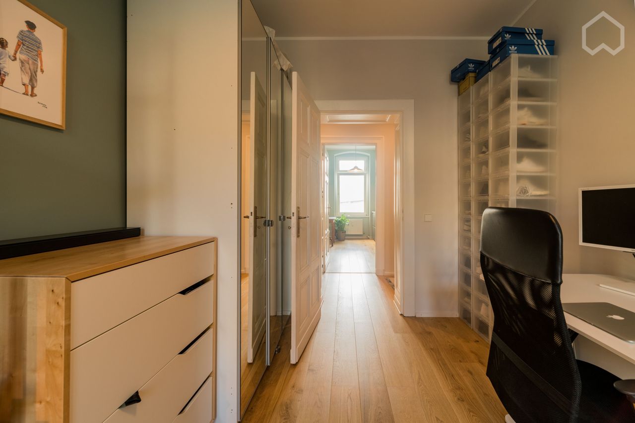 Renovated 3 room apartment (3 bedrooms) in Kreuzberg near Paul-Linke-Ufer