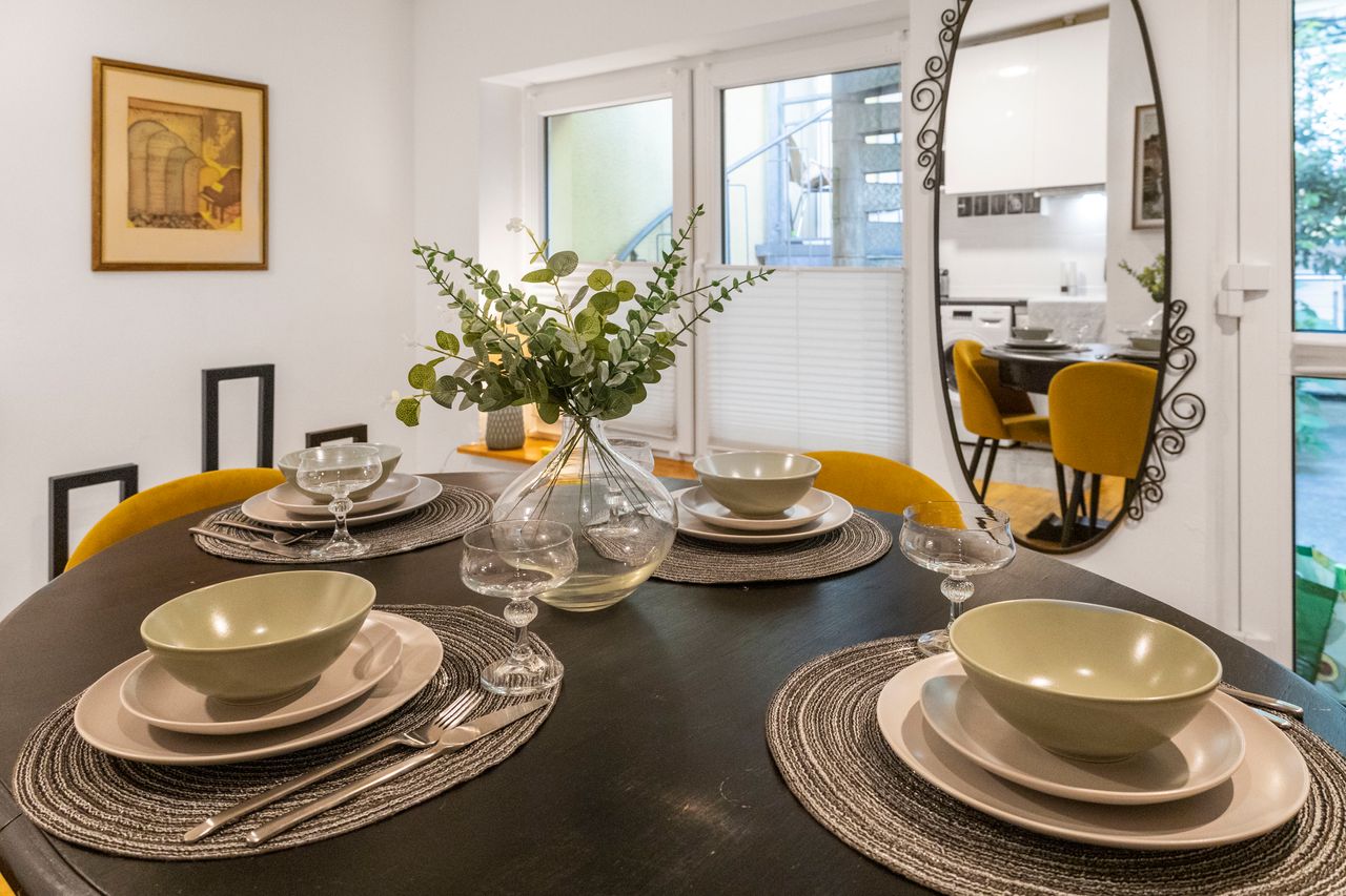 Big quiet 3 Room Apartment Cologne Center