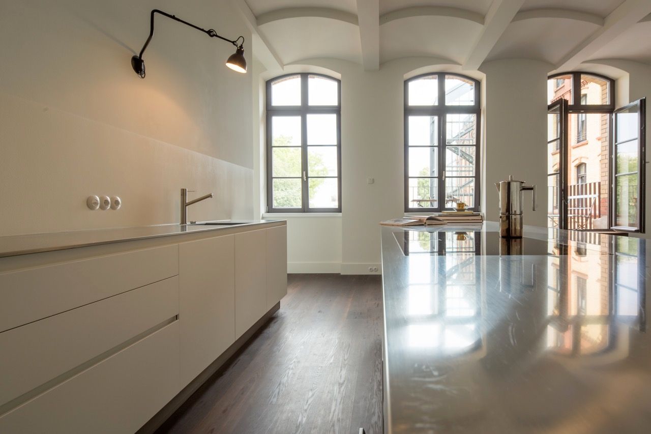 Stylish, quietly located loft in a listed factory building (Mitte)